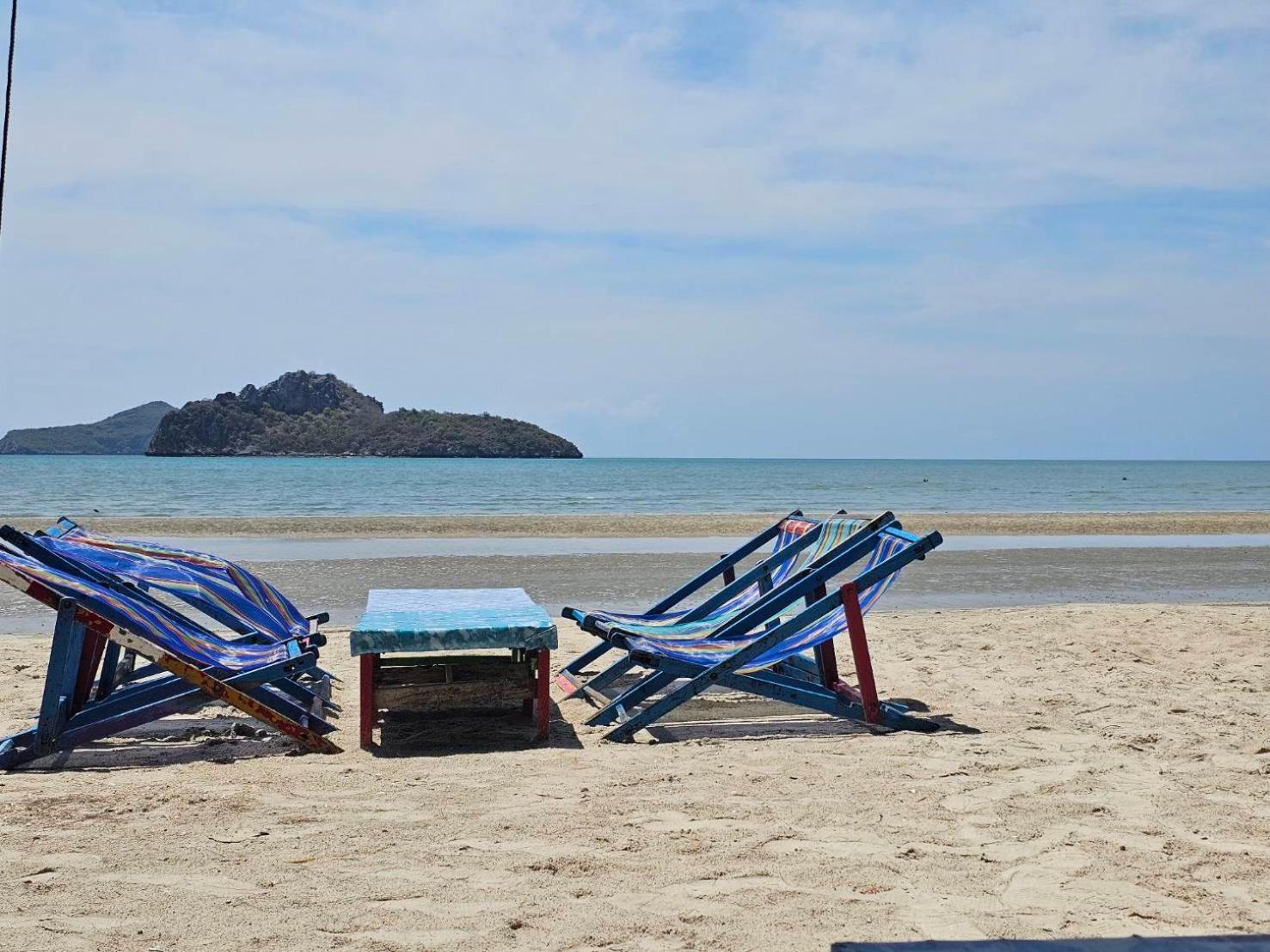 Ocean Blue Huahin Guesthouse Exterior photo