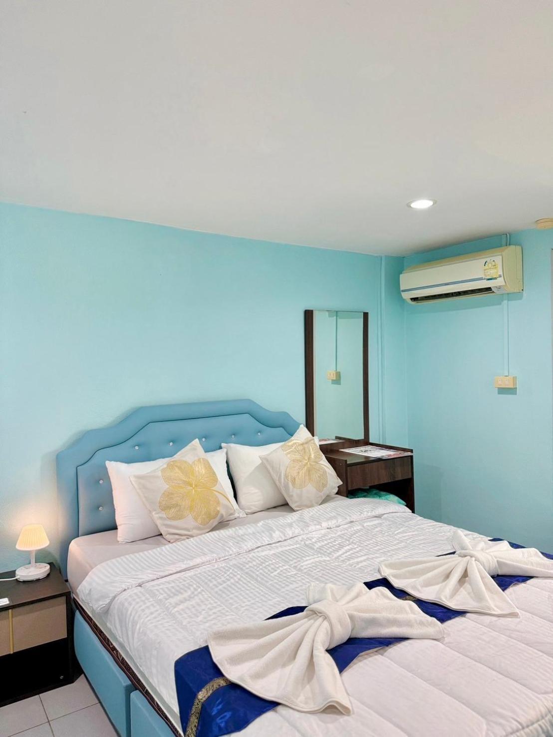 Ocean Blue Huahin Guesthouse Exterior photo